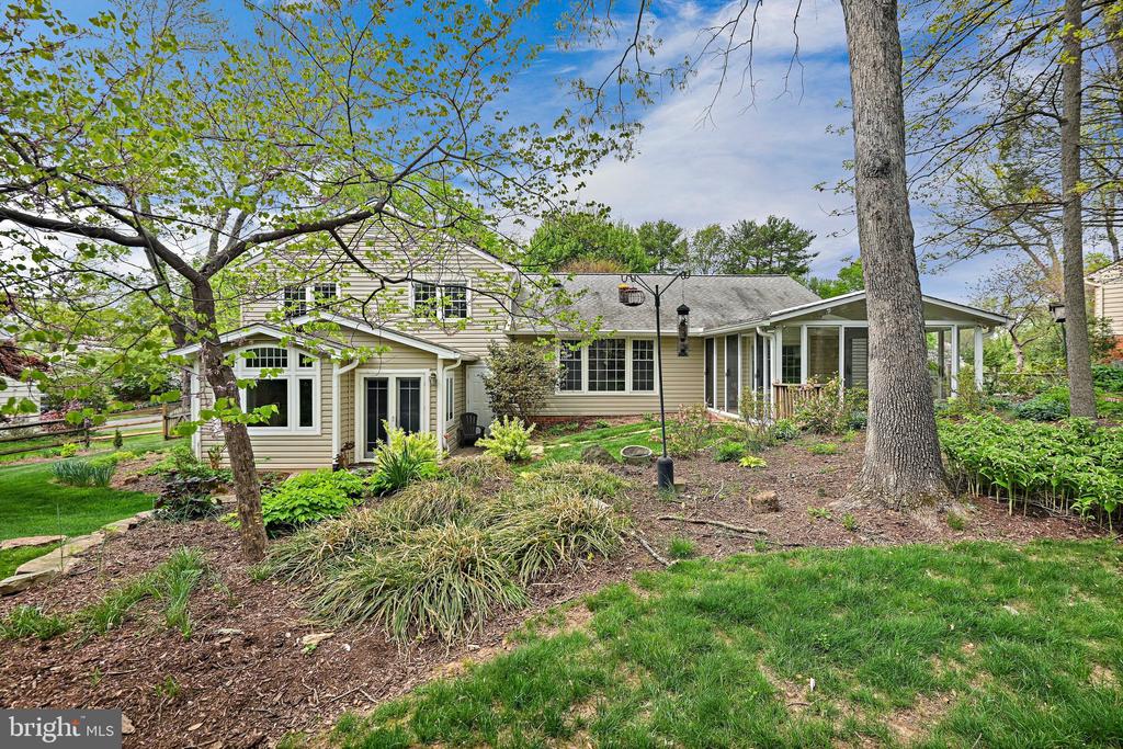 1505 SNUGHILL COURT