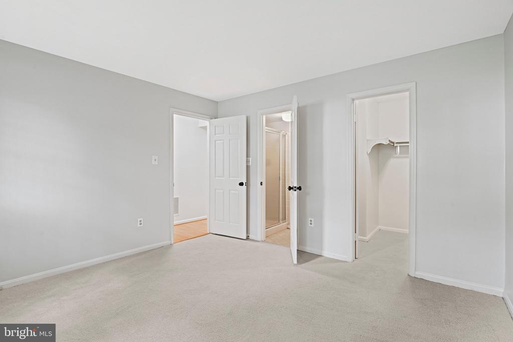 1505 SNUGHILL COURT