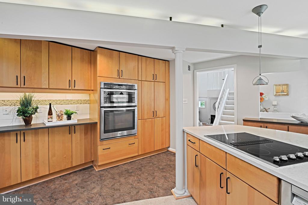 1505 SNUGHILL COURT