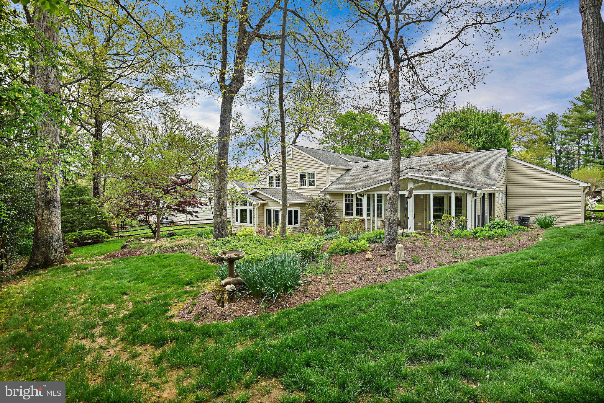 1505 SNUGHILL COURT
