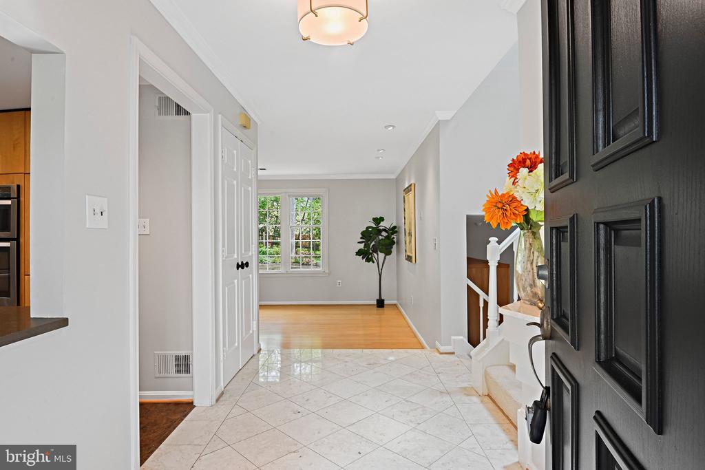 1505 SNUGHILL COURT