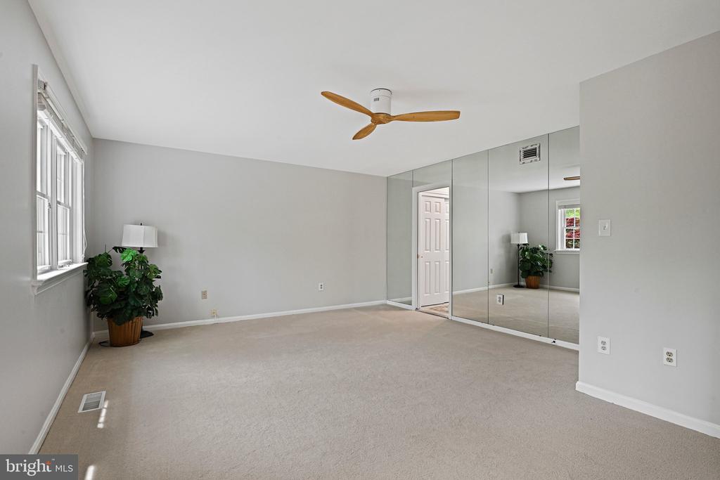 1505 SNUGHILL COURT