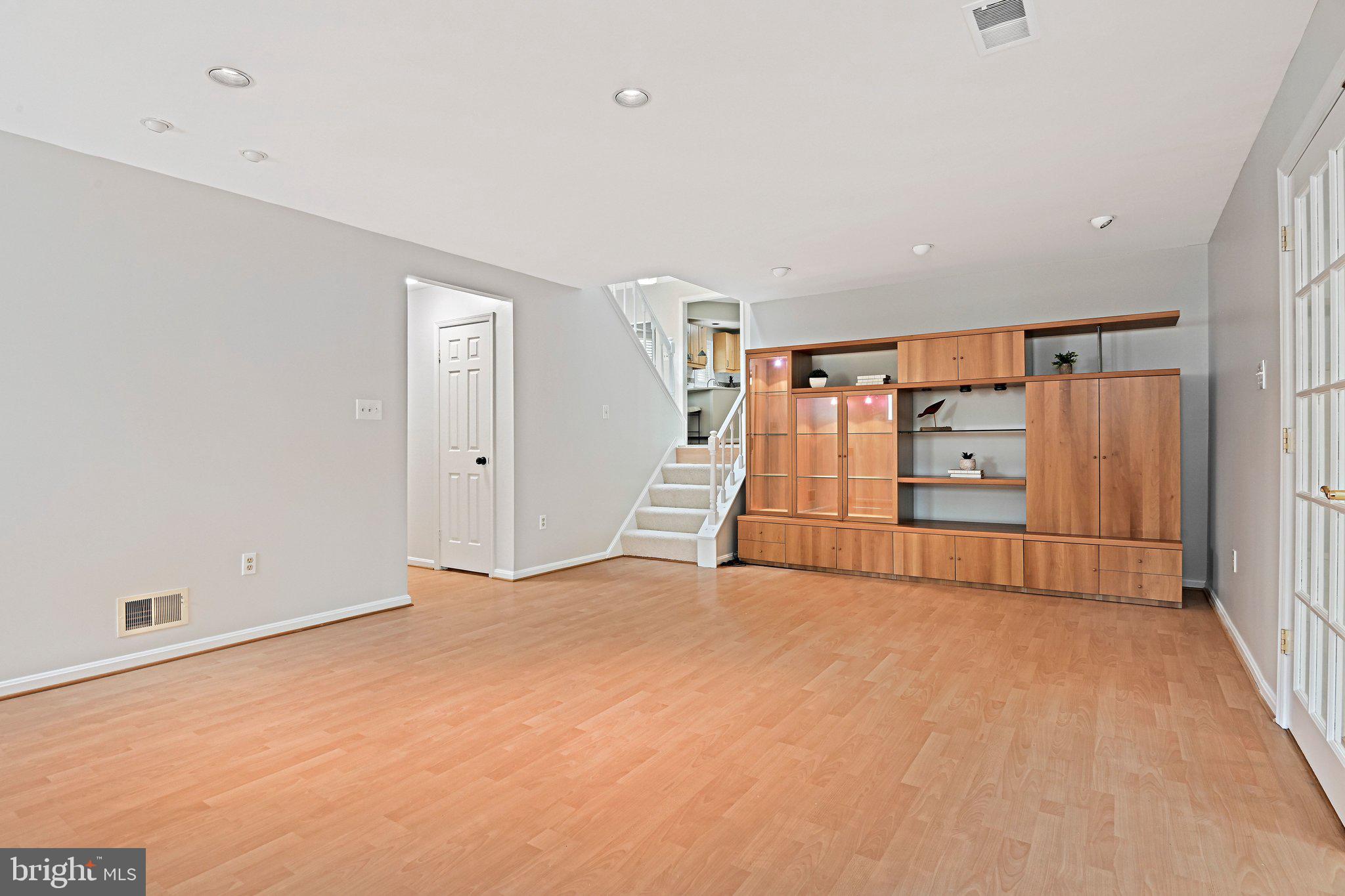 1505 SNUGHILL COURT