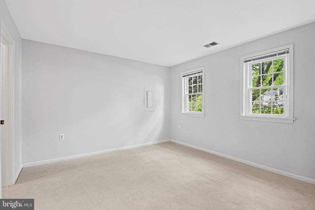 1505 SNUGHILL COURT