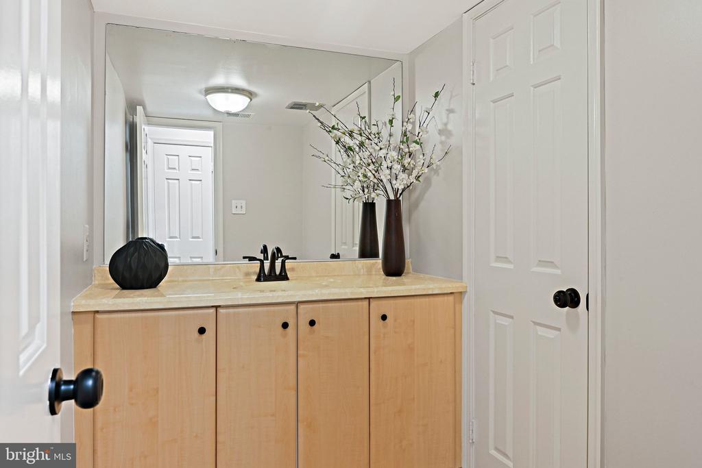 1505 SNUGHILL COURT
