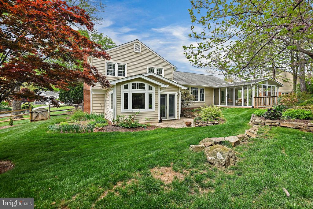 1505 SNUGHILL COURT