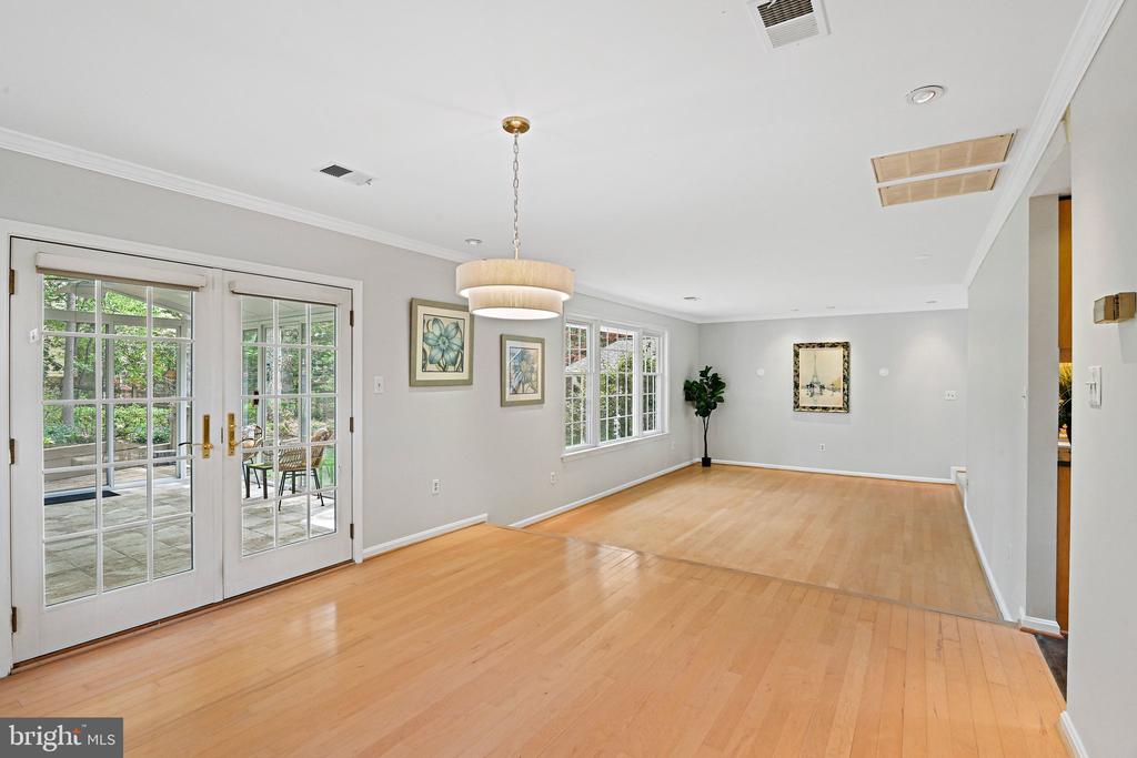1505 SNUGHILL COURT