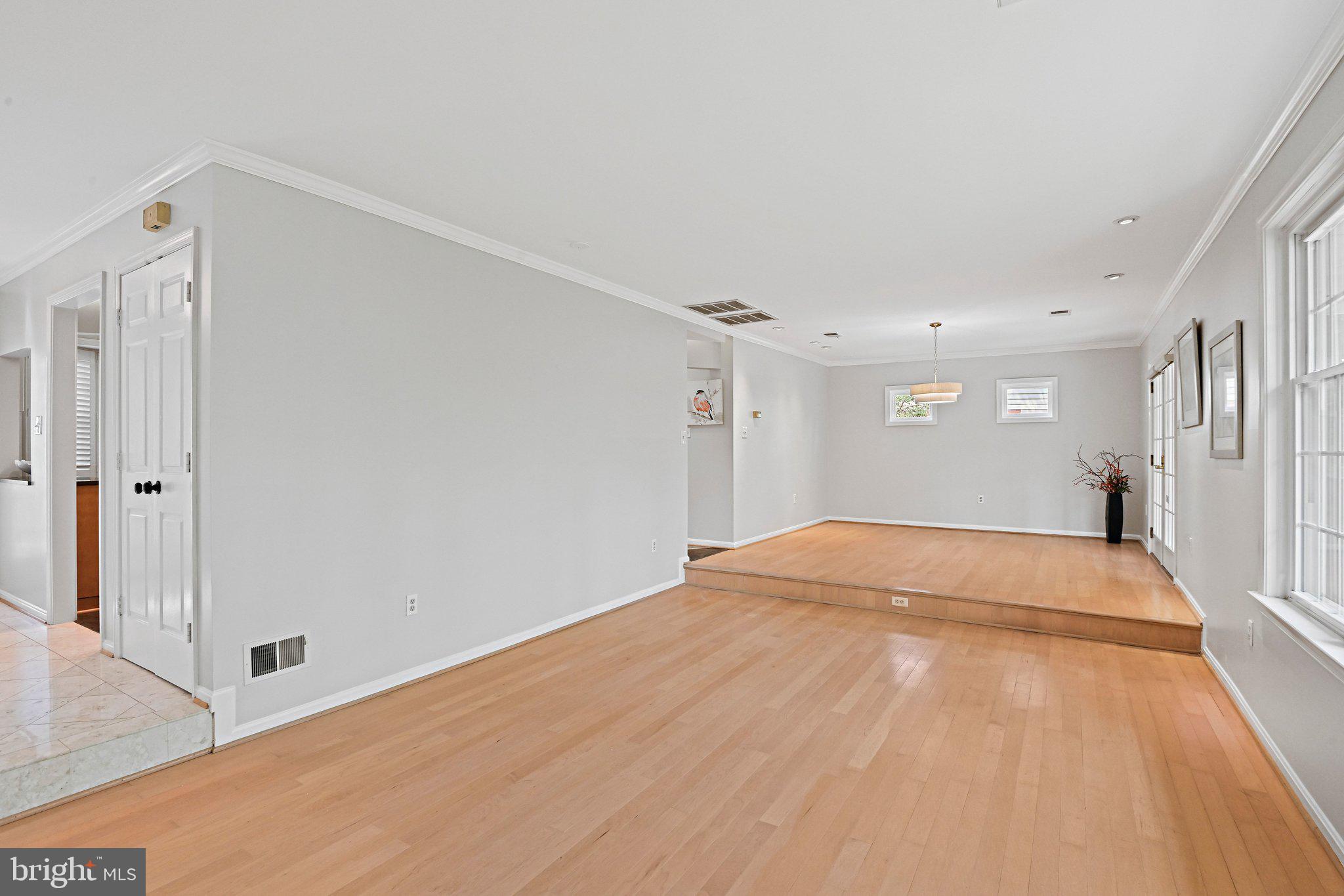 1505 SNUGHILL COURT