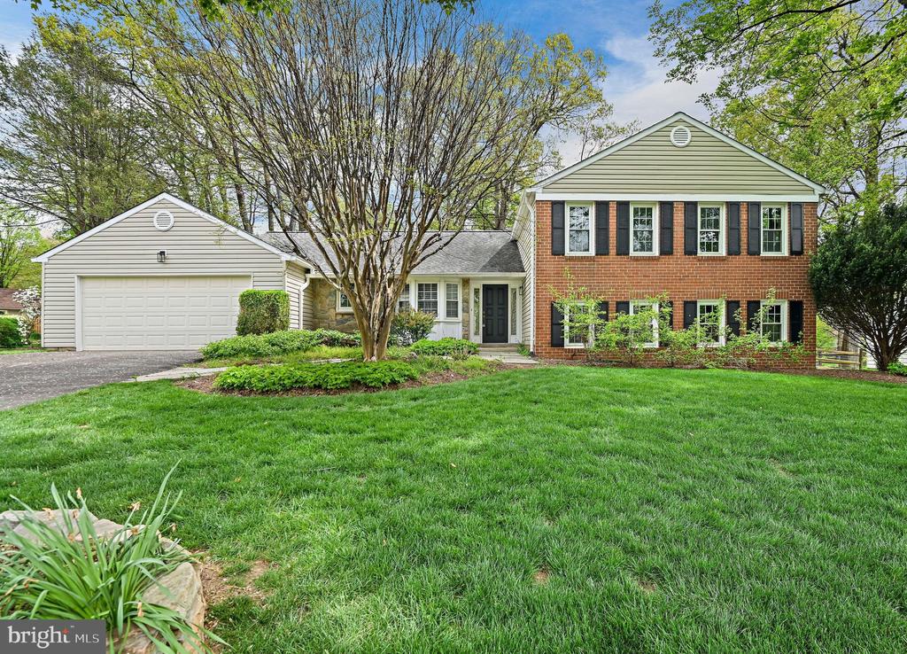 1505 SNUGHILL COURT