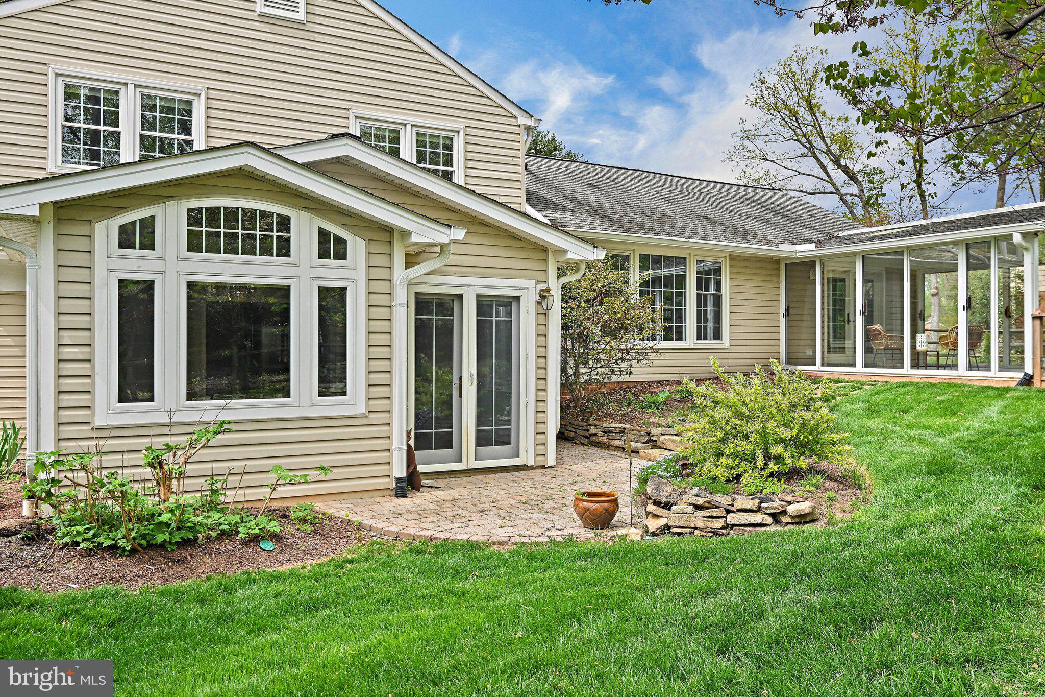 1505 SNUGHILL COURT