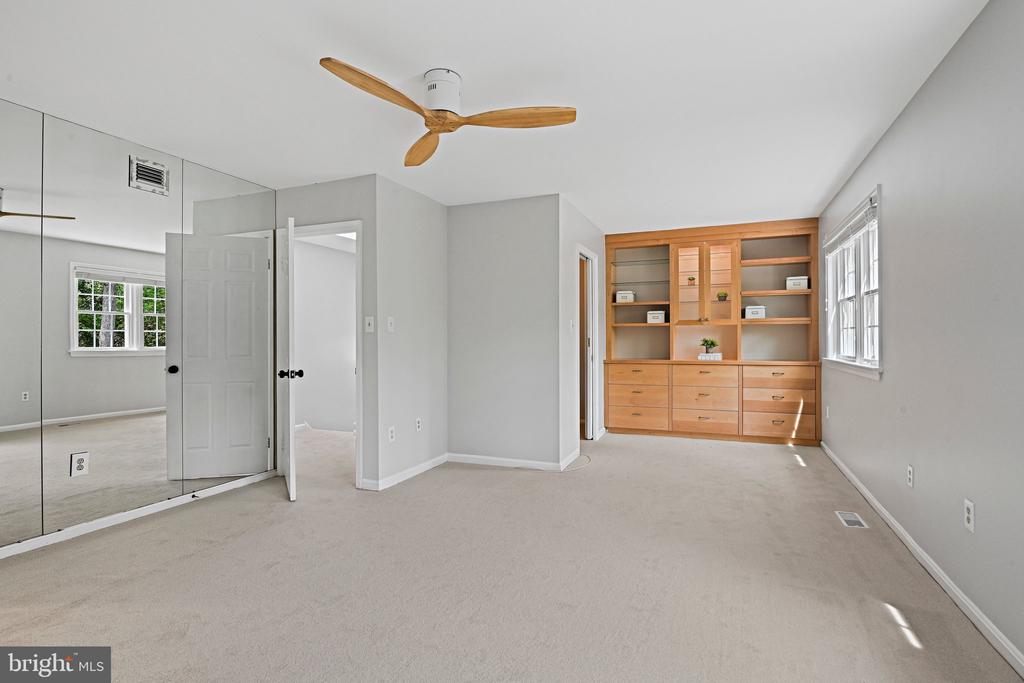 1505 SNUGHILL COURT