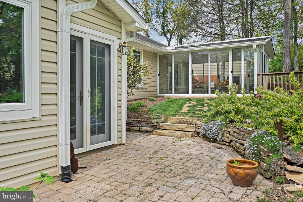 1505 SNUGHILL COURT
