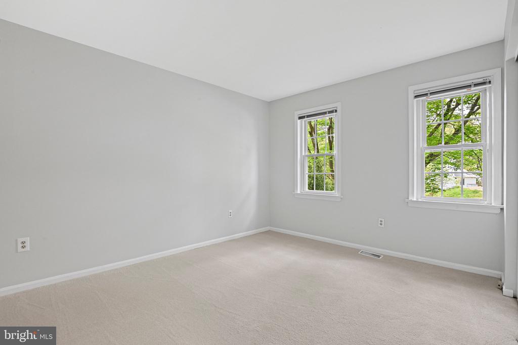 1505 SNUGHILL COURT