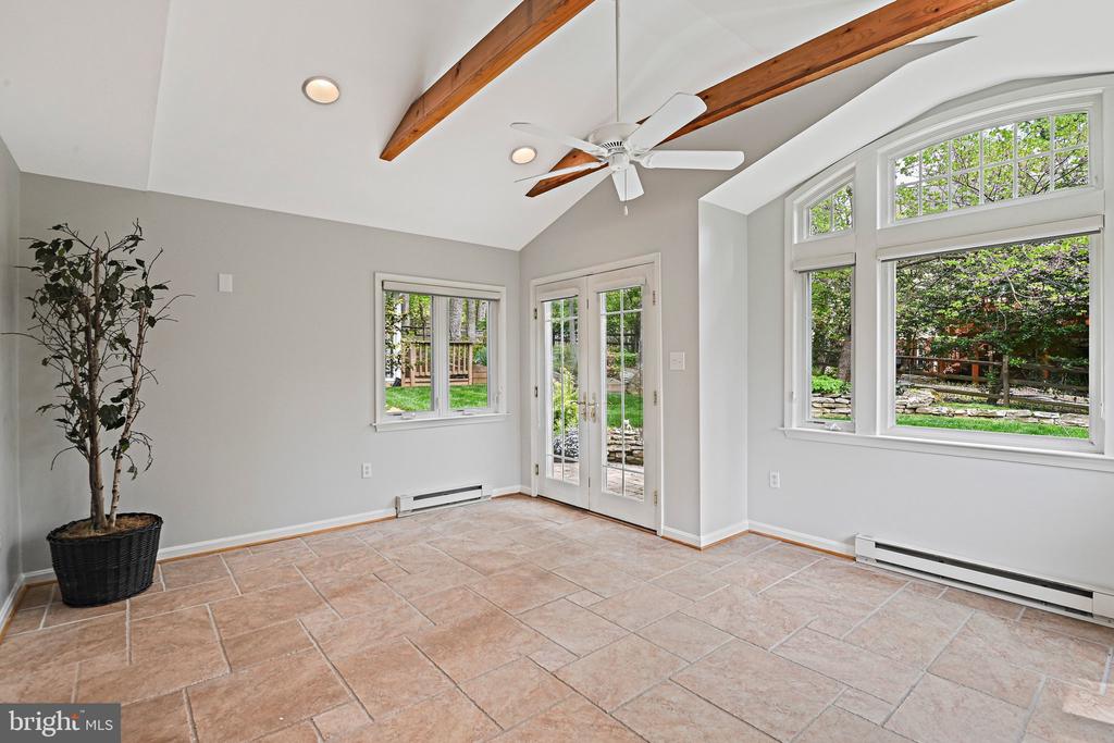 1505 SNUGHILL COURT