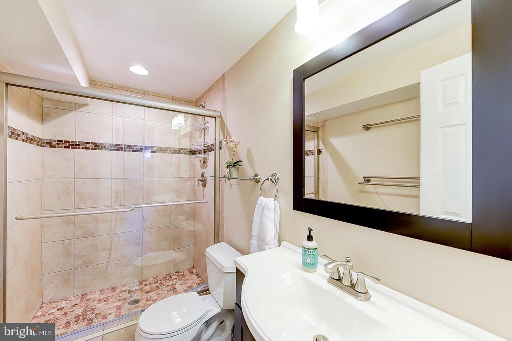 6429 MAPLEWOOD DRIVE