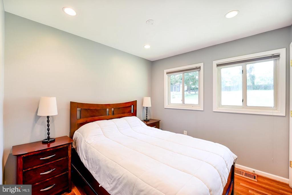 6429 MAPLEWOOD DRIVE