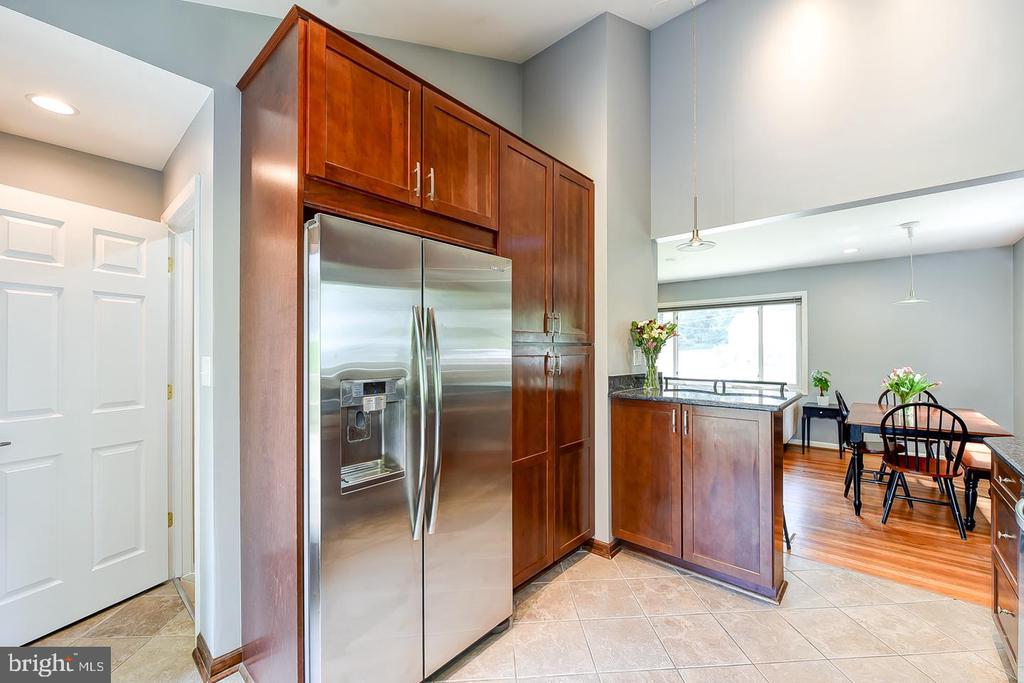 6429 MAPLEWOOD DRIVE