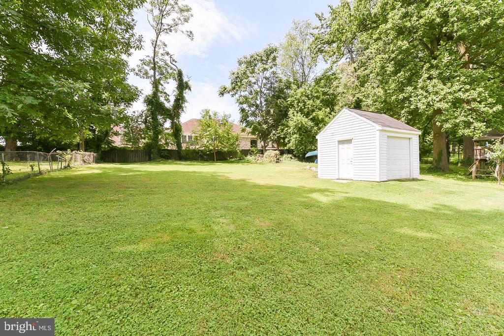 6429 MAPLEWOOD DRIVE