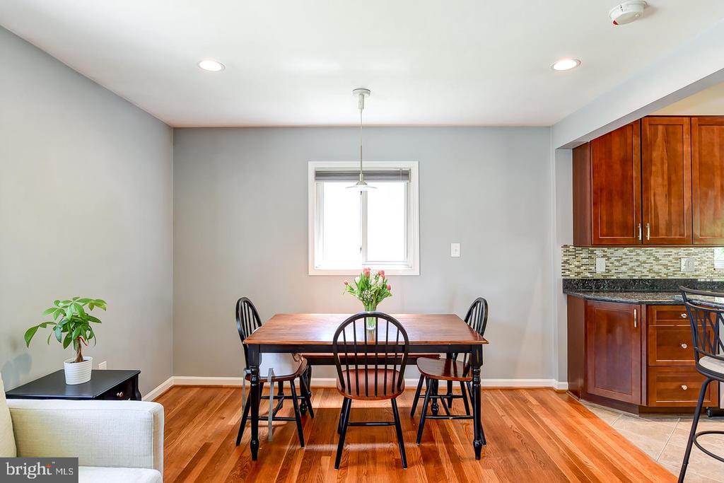 6429 MAPLEWOOD DRIVE