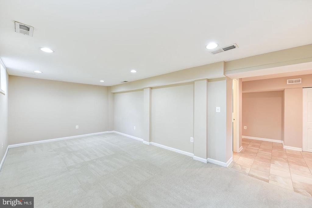 6429 MAPLEWOOD DRIVE
