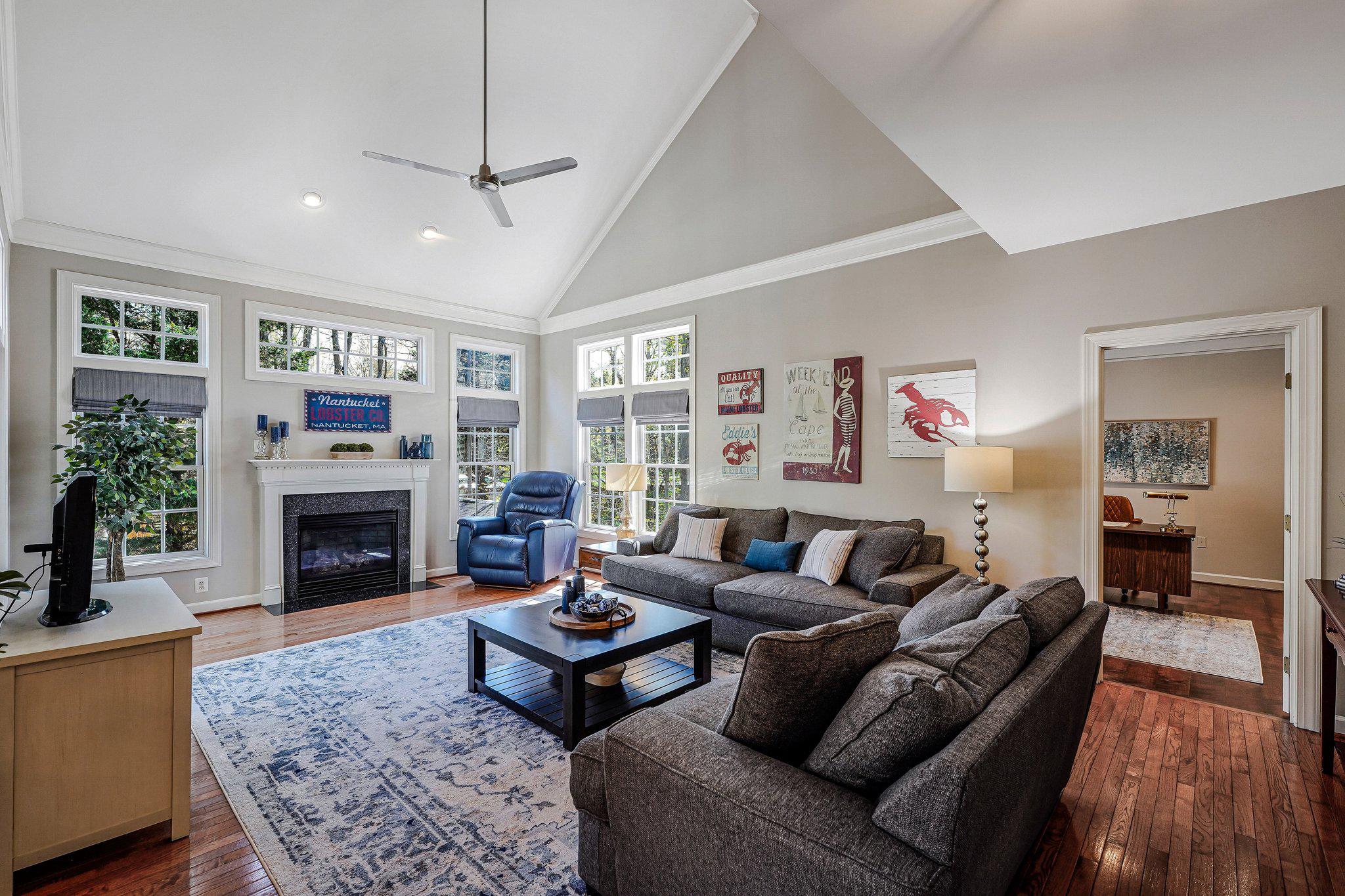 12693 VALLEY OAKS COURT