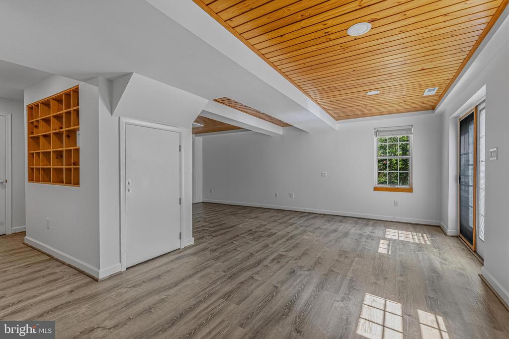 1646 STOWE ROAD