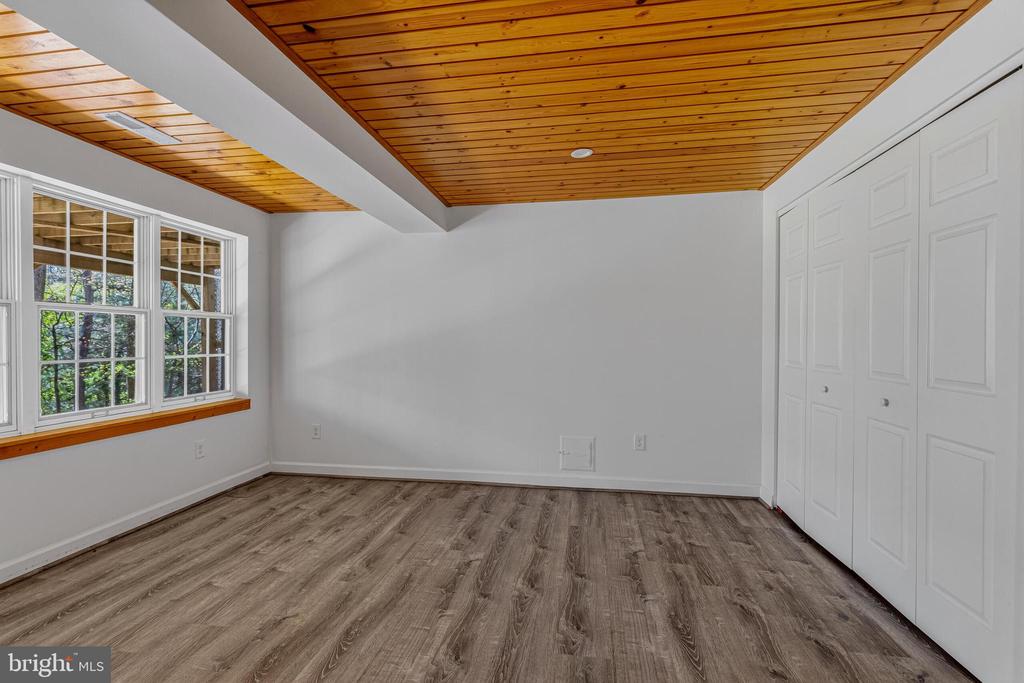 1646 STOWE ROAD
