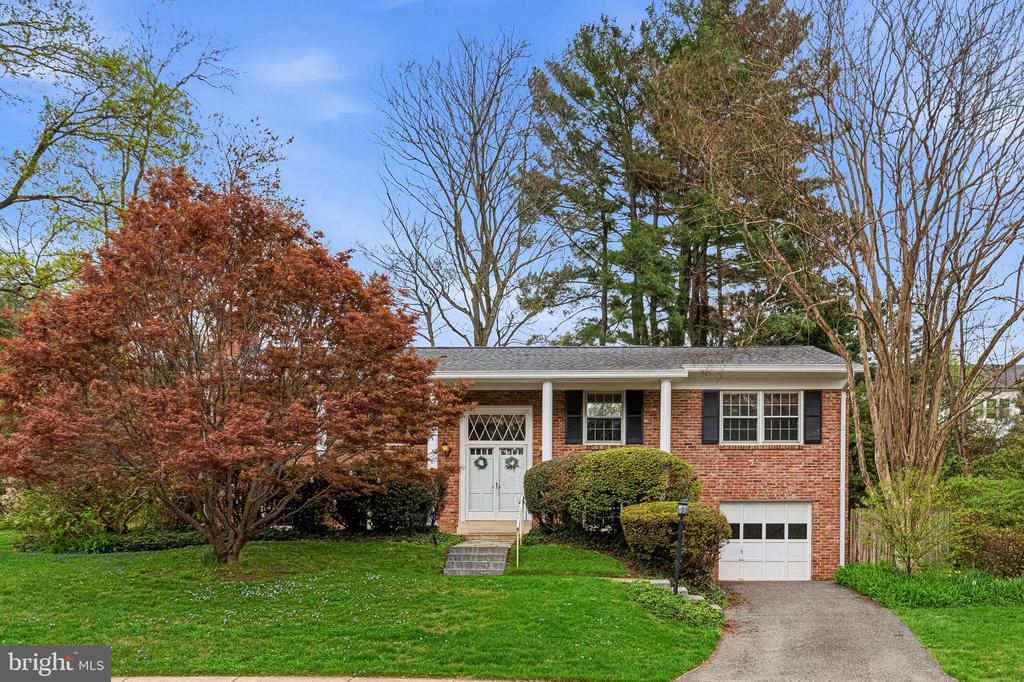 1322 CORDELIA COURT