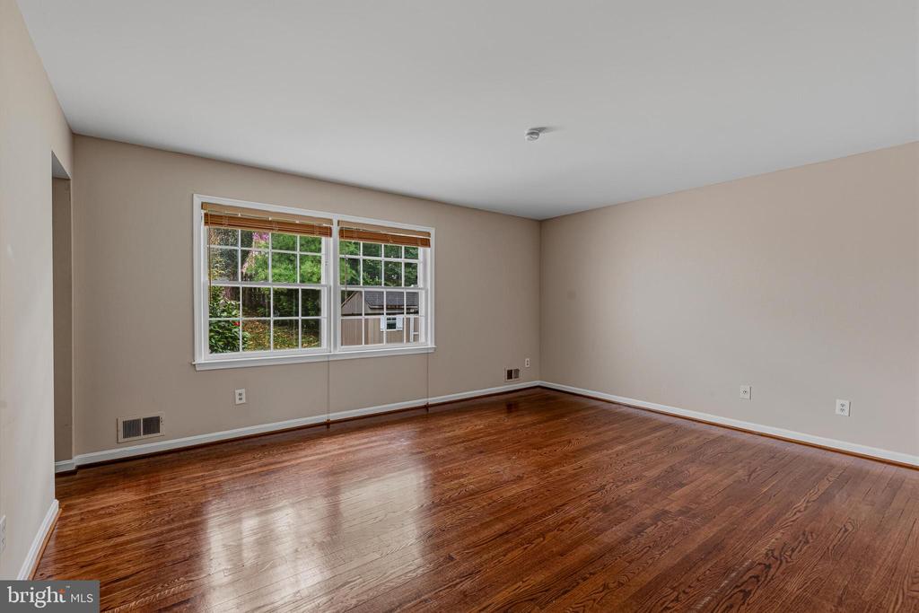 1322 CORDELIA COURT