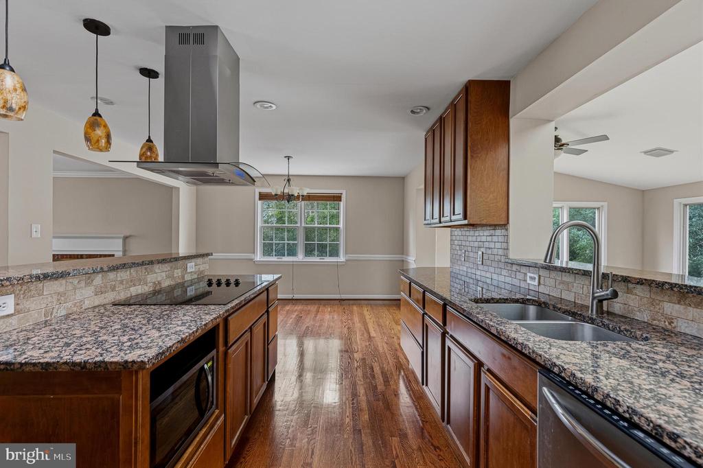 1322 CORDELIA COURT
