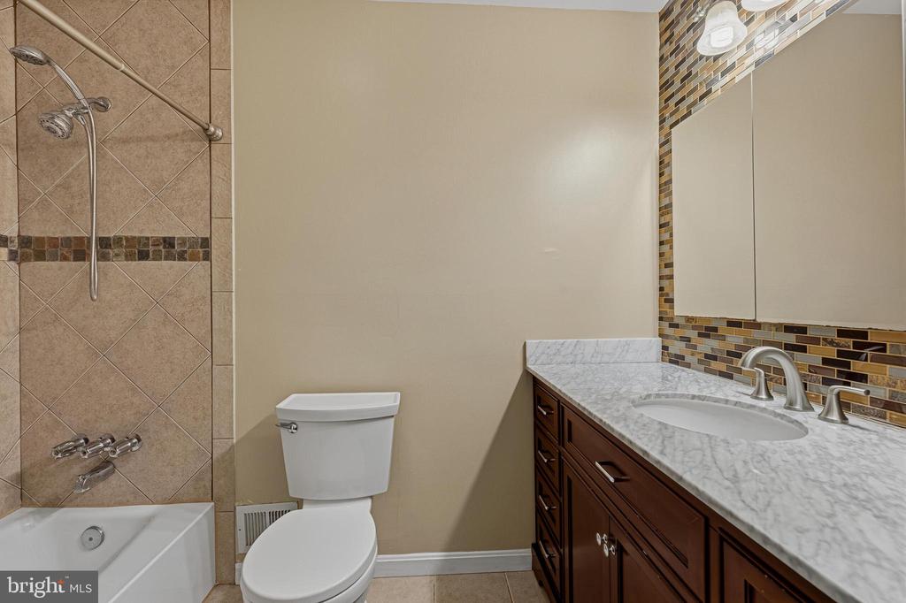 1322 CORDELIA COURT