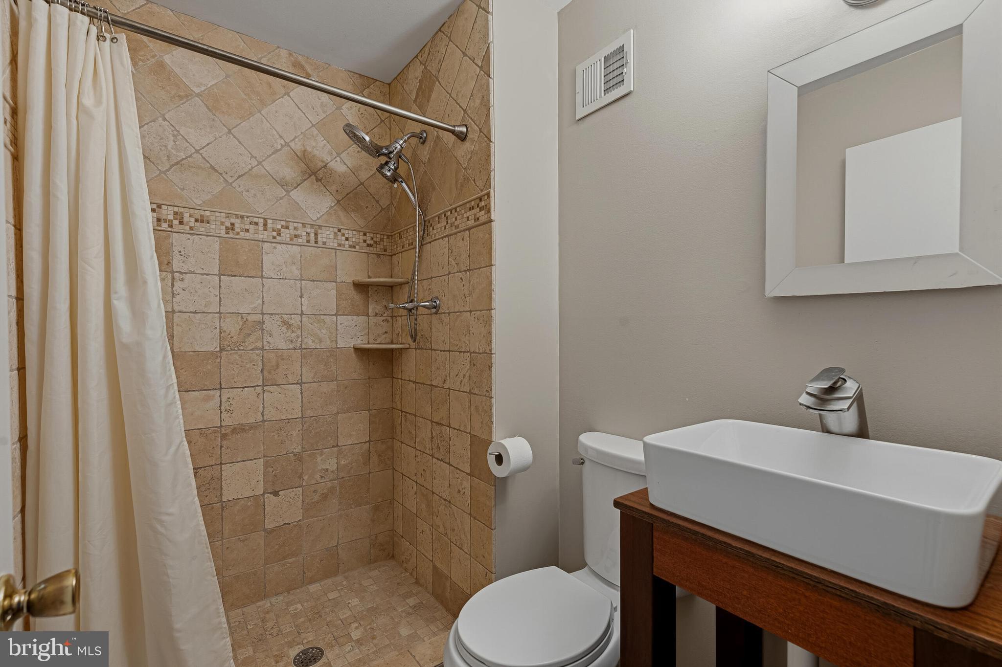 1322 CORDELIA COURT