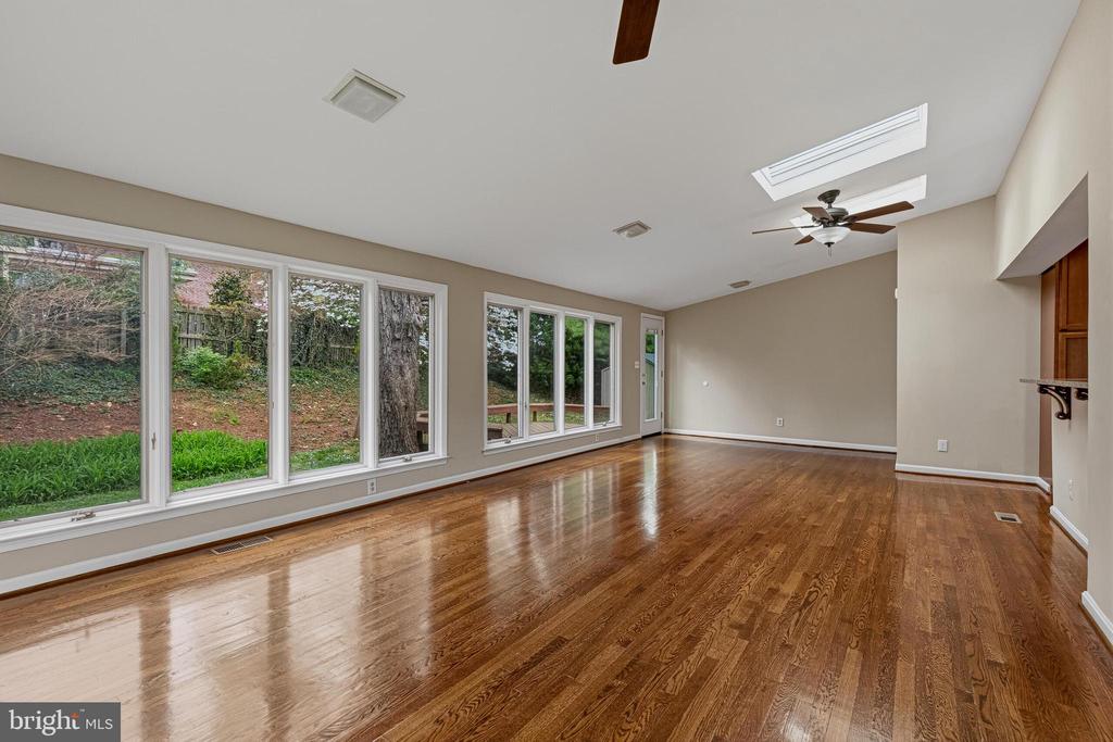 1322 CORDELIA COURT