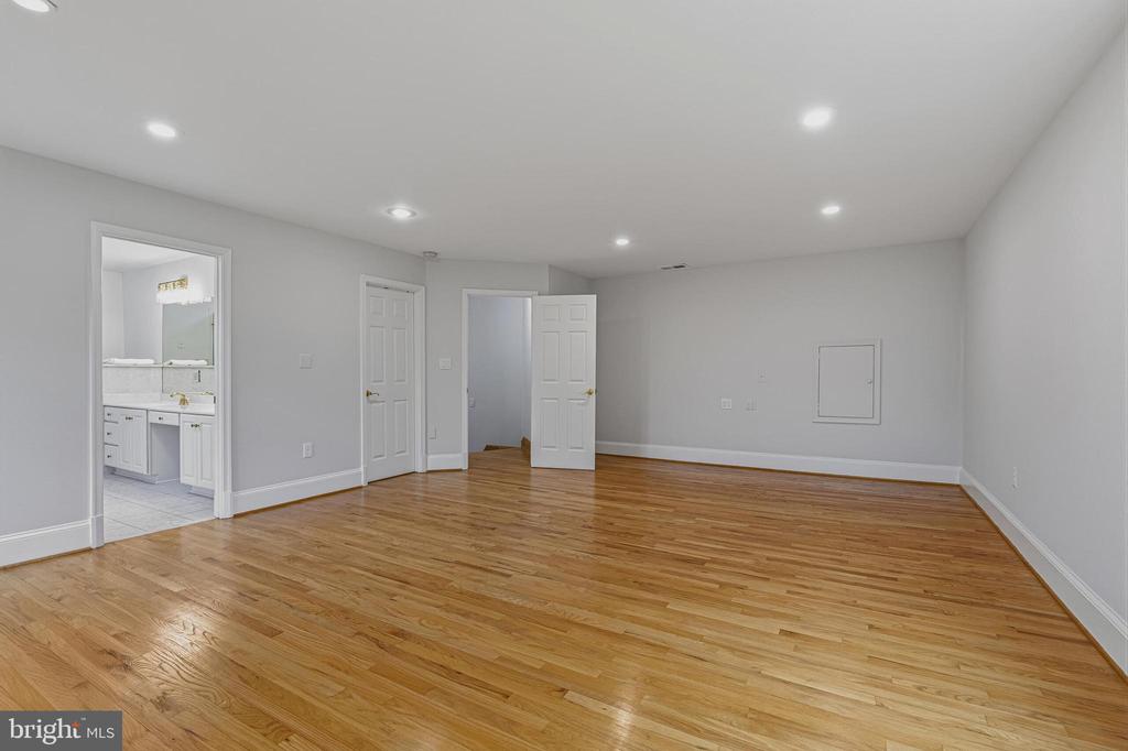837 SENECA ROAD
