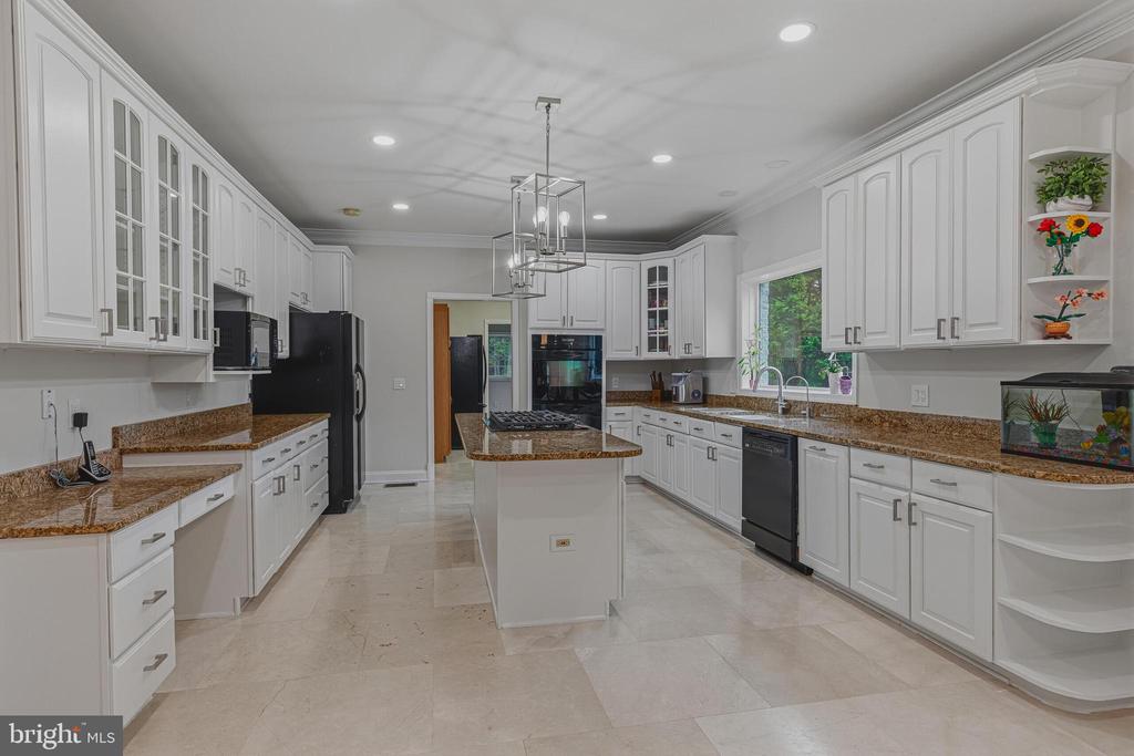 837 SENECA ROAD