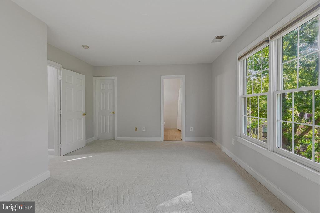 4138 TIMBER LOG WAY