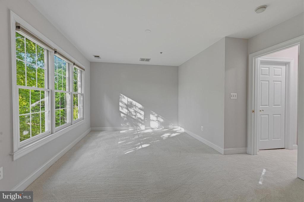 4138 TIMBER LOG WAY