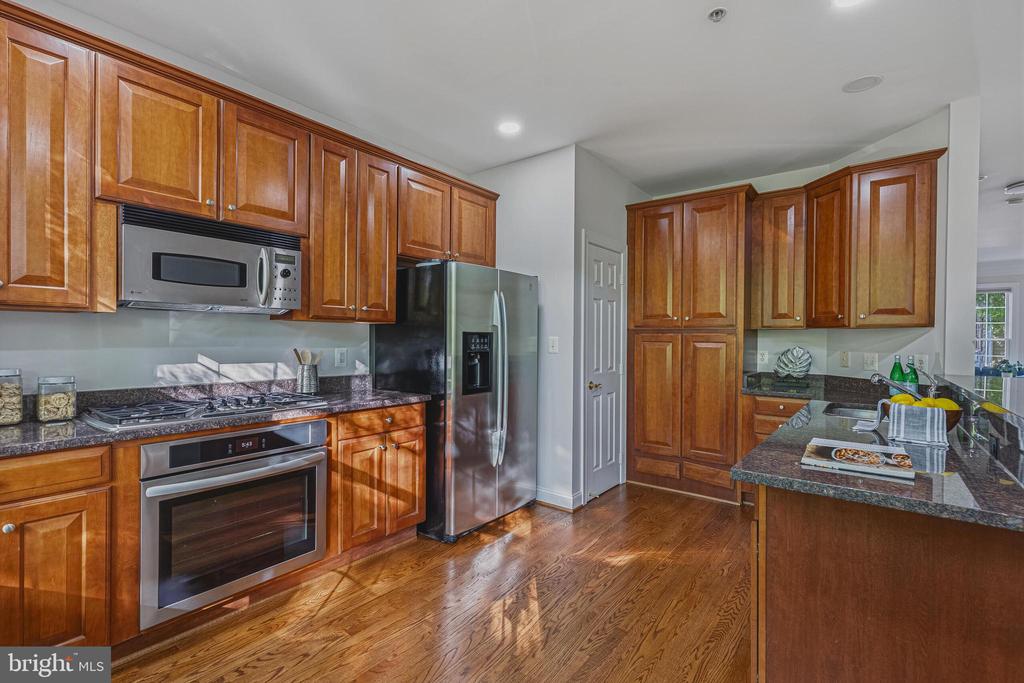 4138 TIMBER LOG WAY
