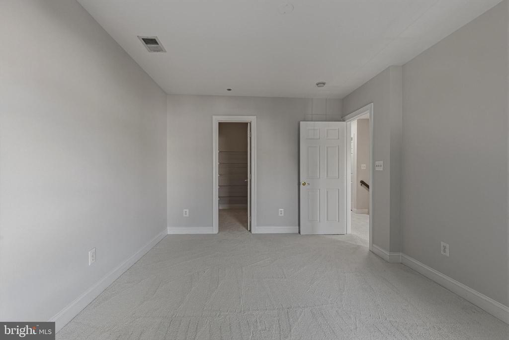 4138 TIMBER LOG WAY