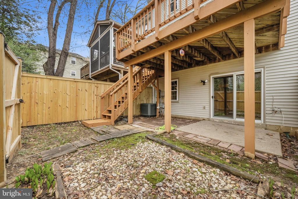 10058 CHESTNUT WOOD LANE