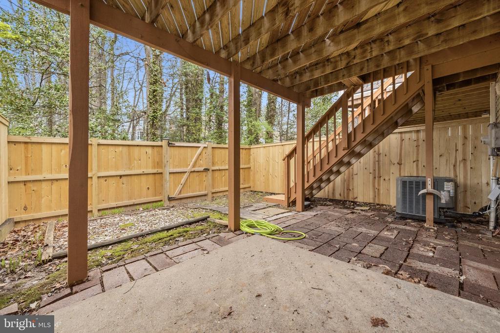 10058 CHESTNUT WOOD LANE