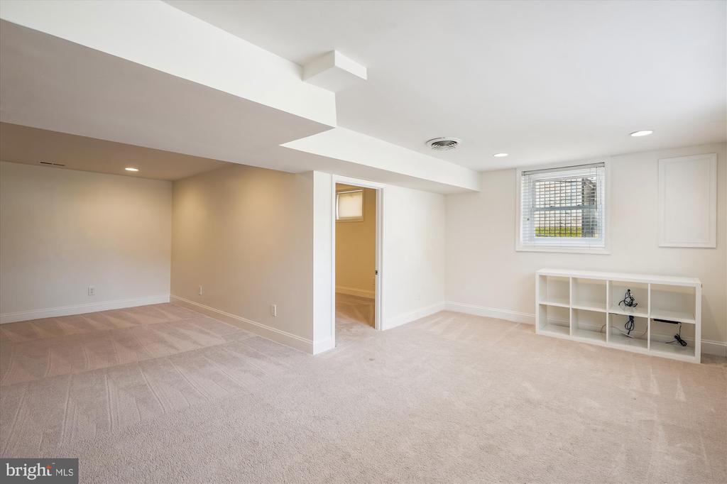 109 MOORE AVENUE SW