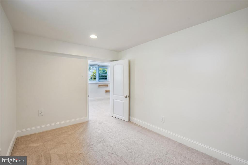 109 MOORE AVENUE SW