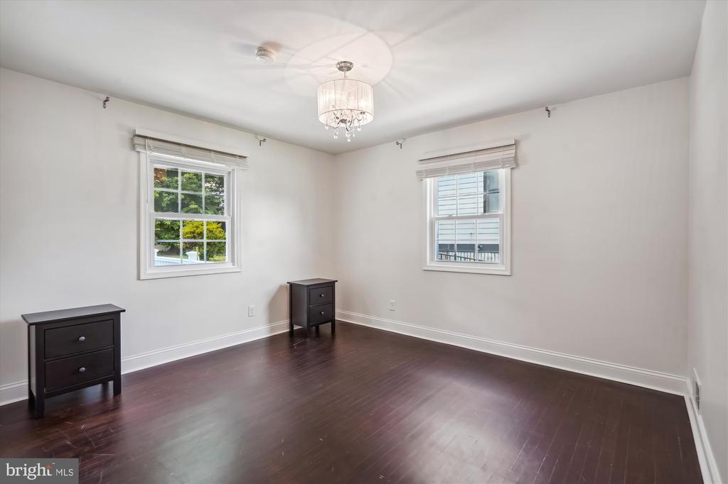 109 MOORE AVENUE SW