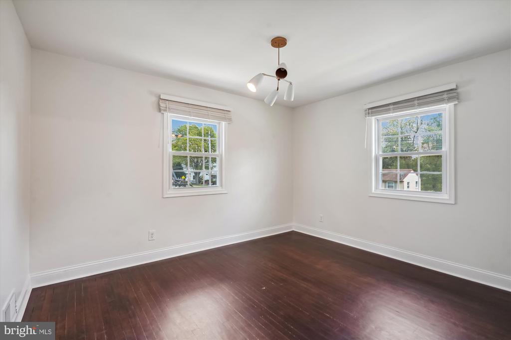 109 MOORE AVENUE SW