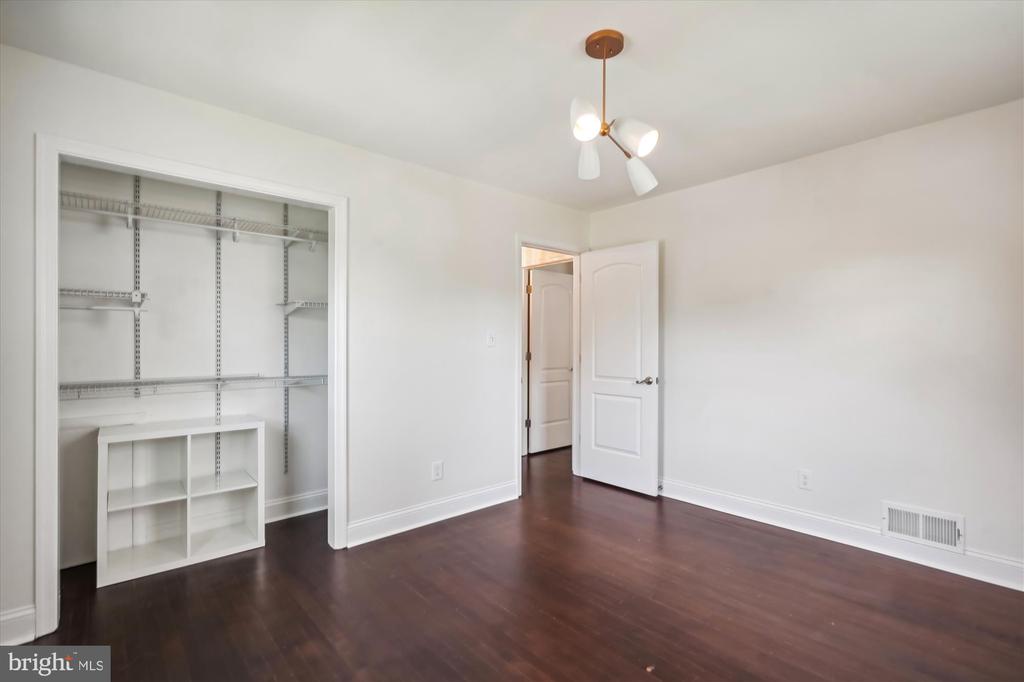 109 MOORE AVENUE SW