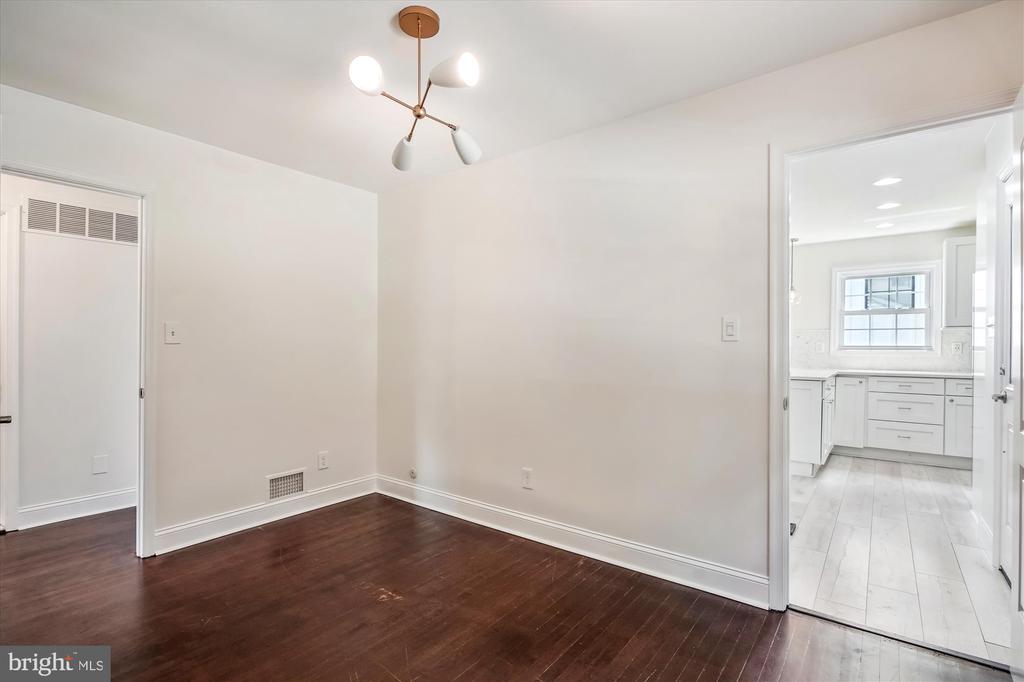 109 MOORE AVENUE SW