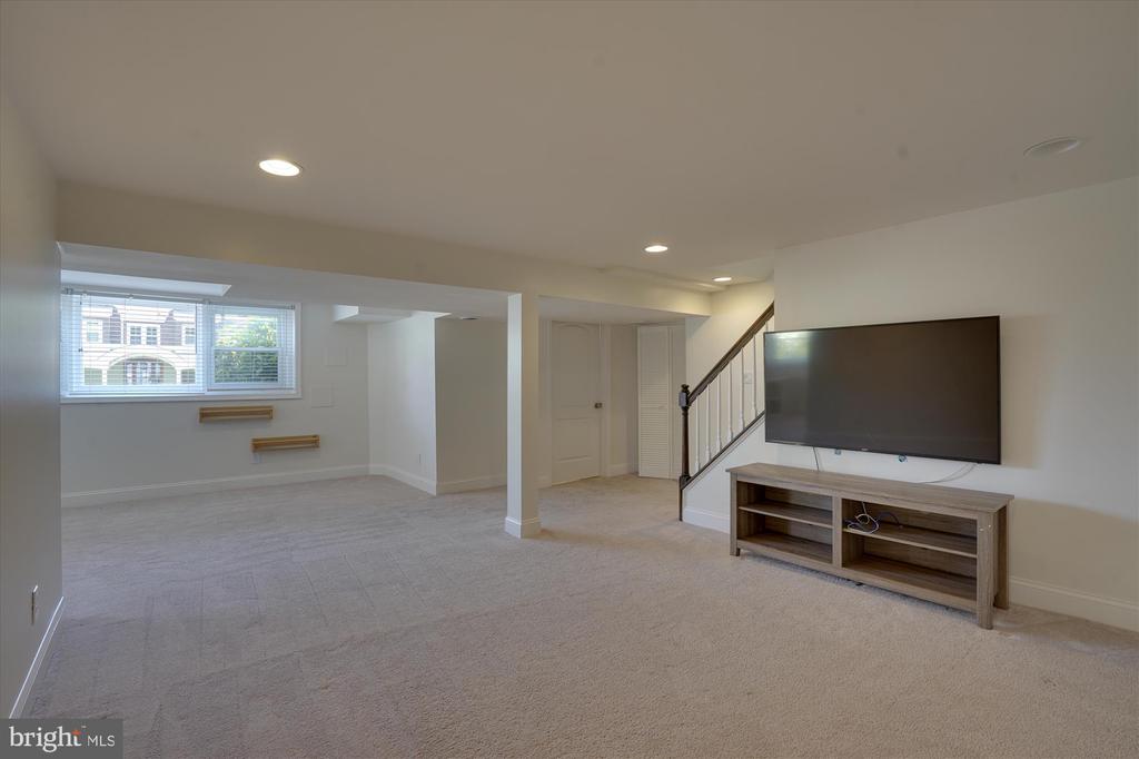 109 MOORE AVENUE SW