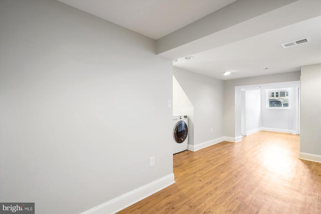 109 MOORE AVENUE SW