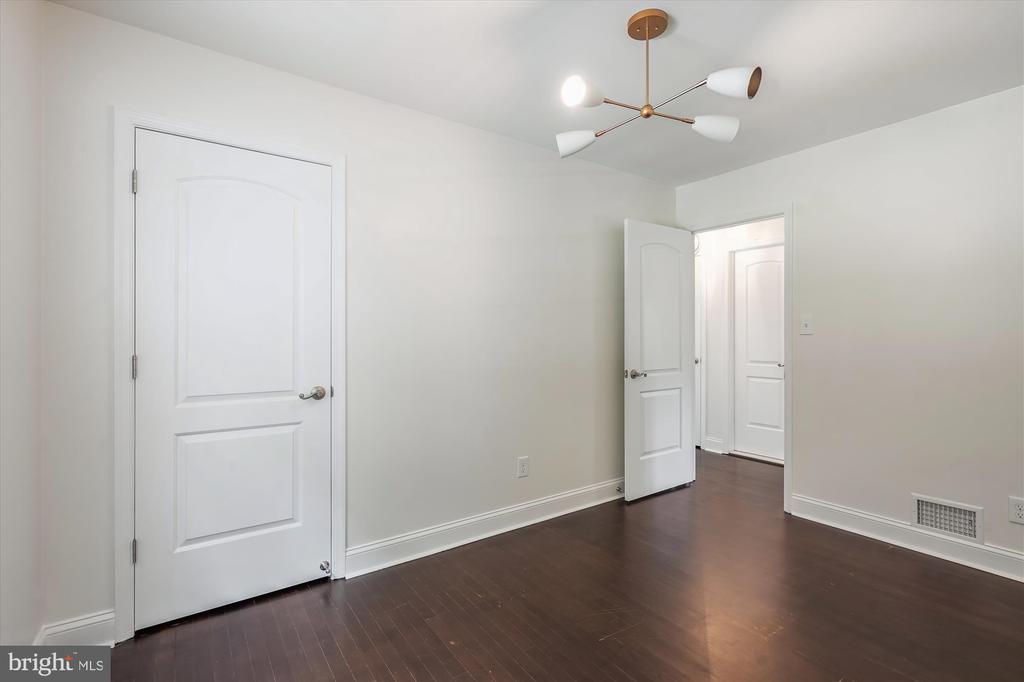 109 MOORE AVENUE SW